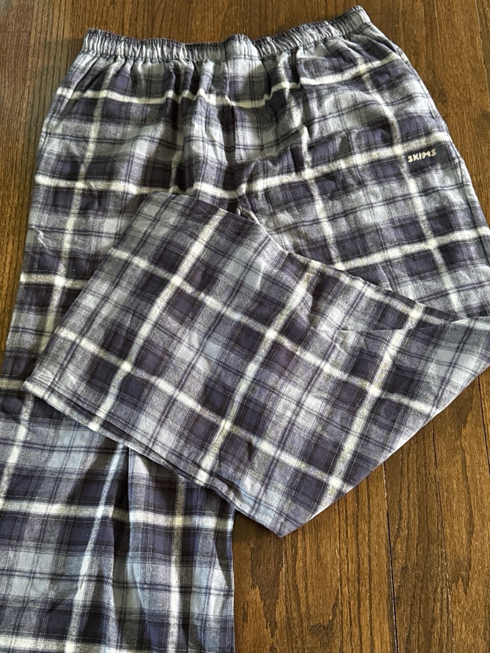 SKIMS Gray and Black Plaid Lounge Pants